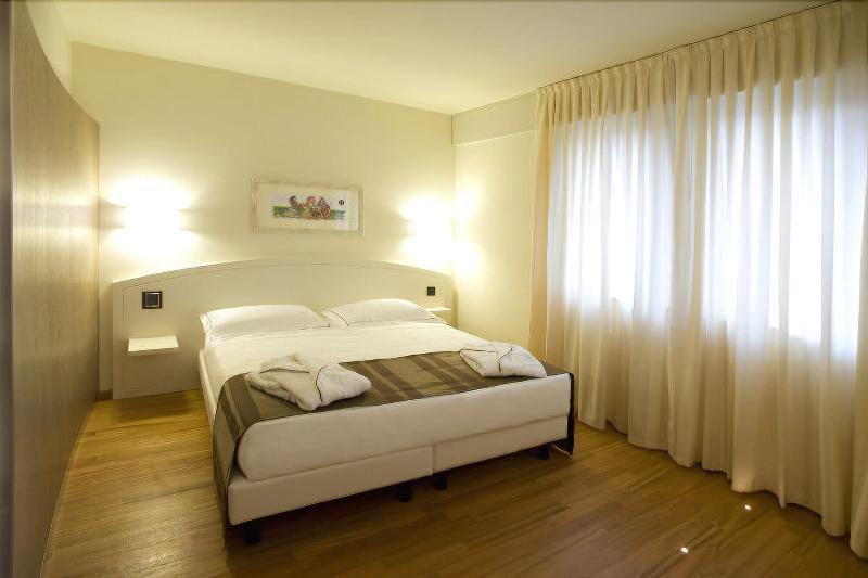 צ'רסקו Hotel Napoleon מראה חיצוני תמונה