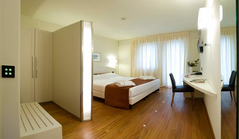 צ'רסקו Hotel Napoleon מראה חיצוני תמונה