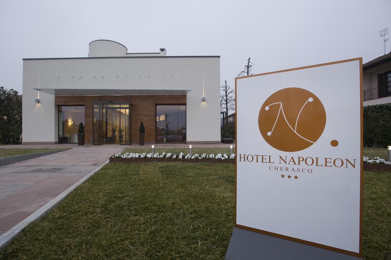 צ'רסקו Hotel Napoleon מראה חיצוני תמונה