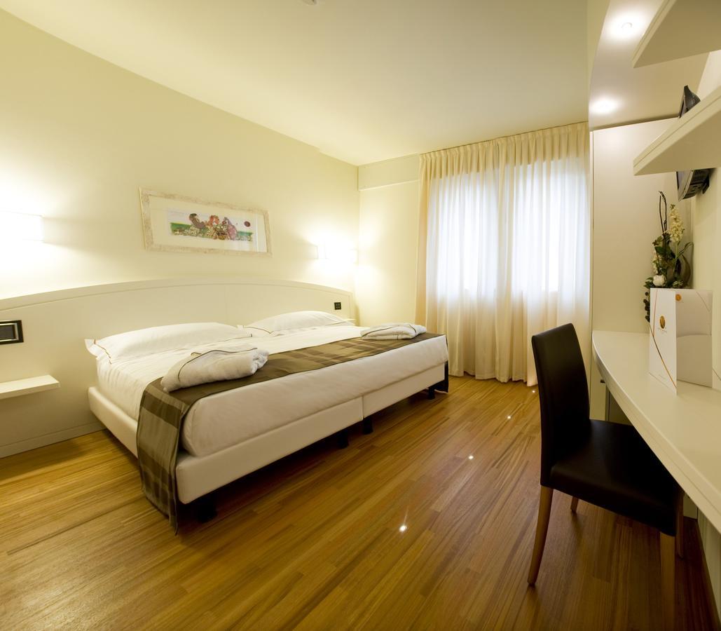צ'רסקו Hotel Napoleon מראה חיצוני תמונה