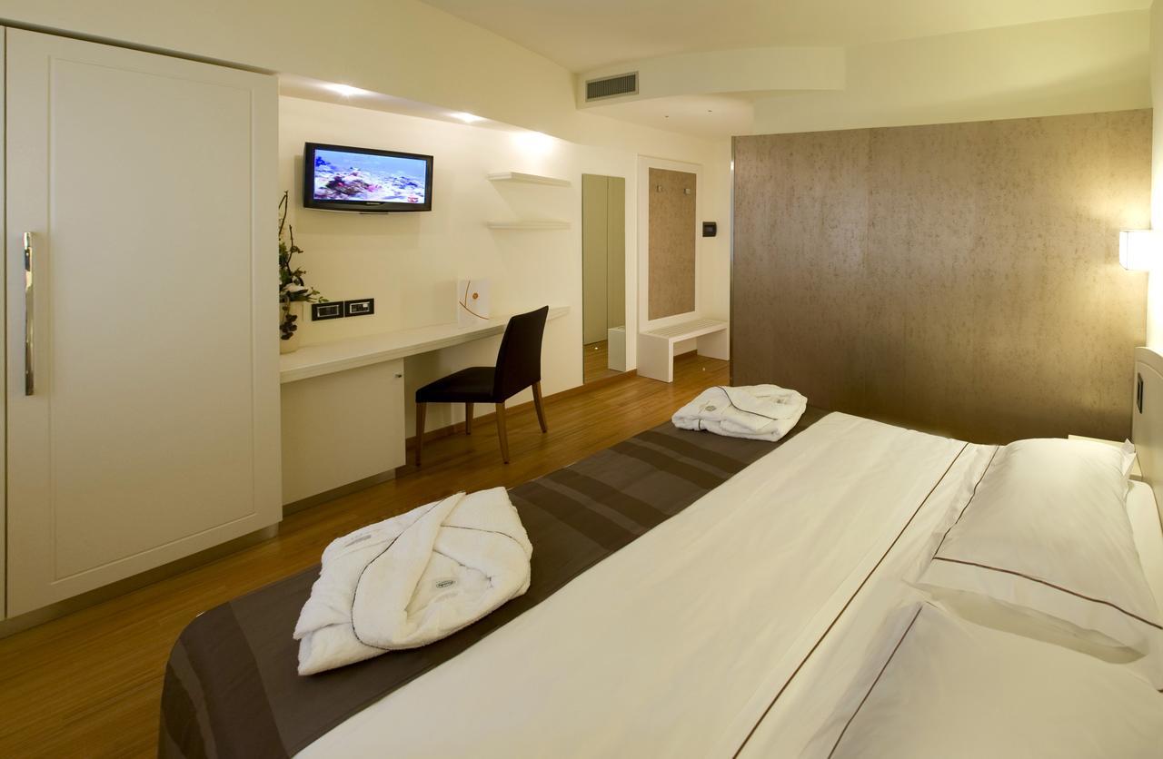 צ'רסקו Hotel Napoleon מראה חיצוני תמונה