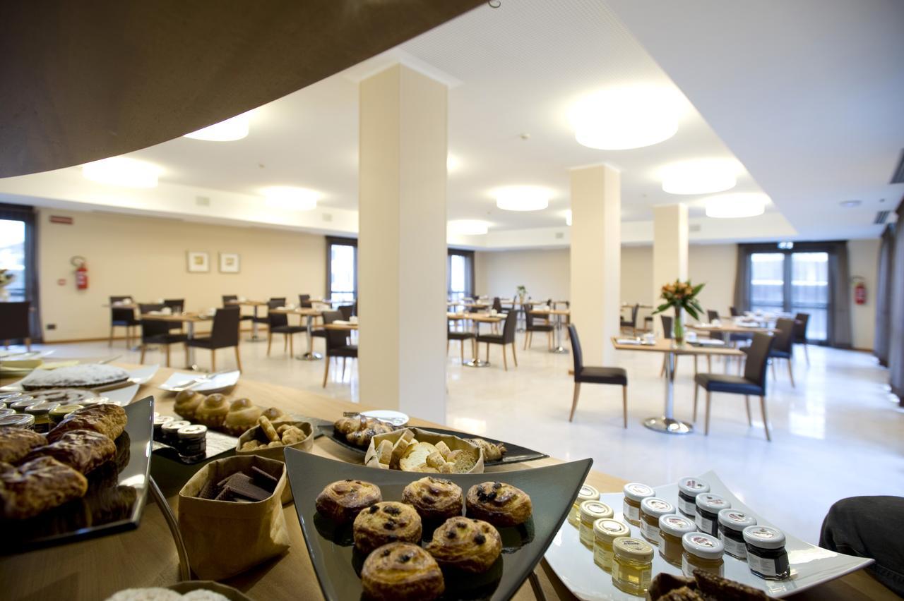 צ'רסקו Hotel Napoleon מראה חיצוני תמונה