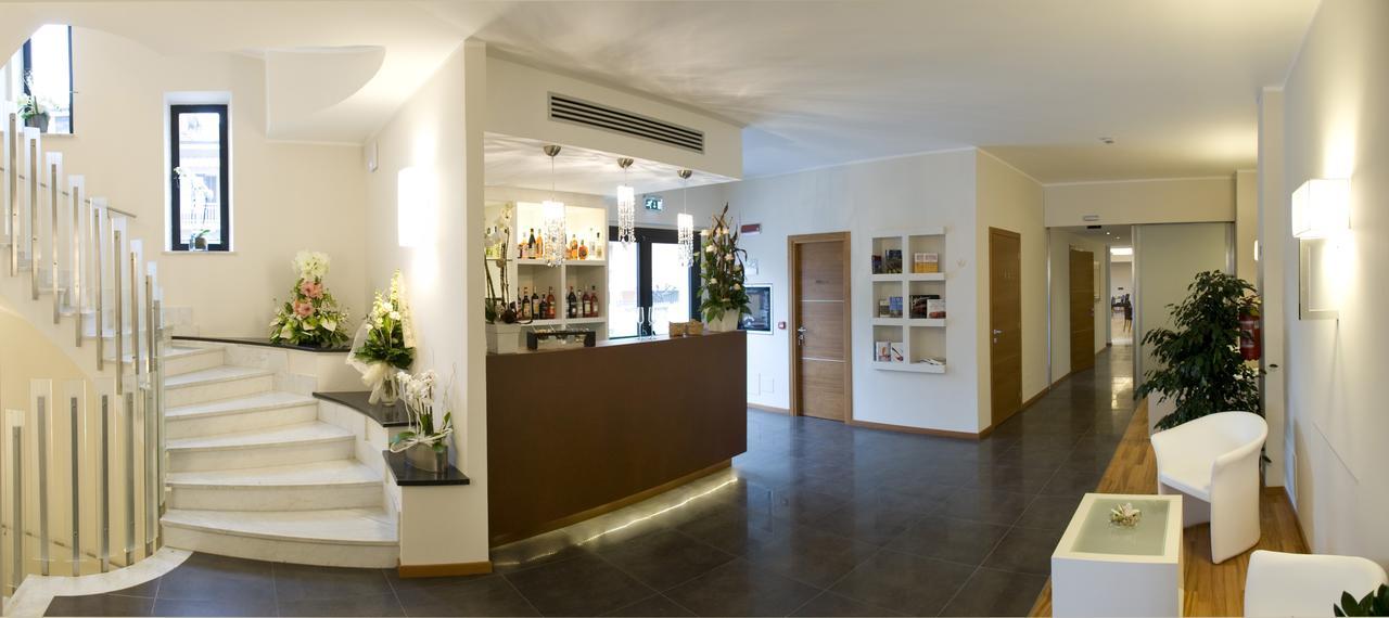צ'רסקו Hotel Napoleon מראה חיצוני תמונה