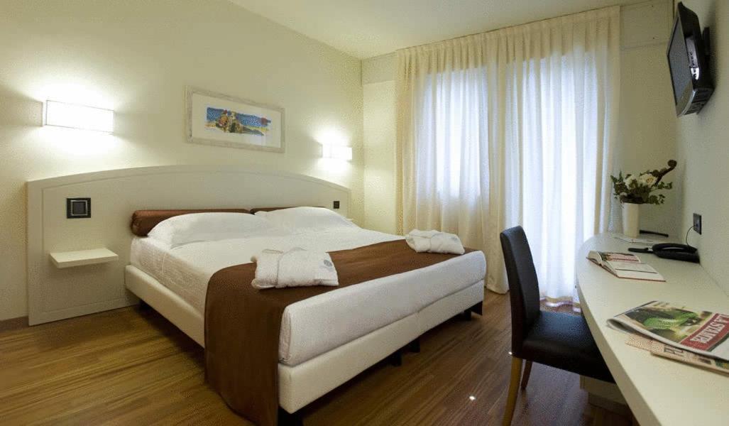 צ'רסקו Hotel Napoleon מראה חיצוני תמונה