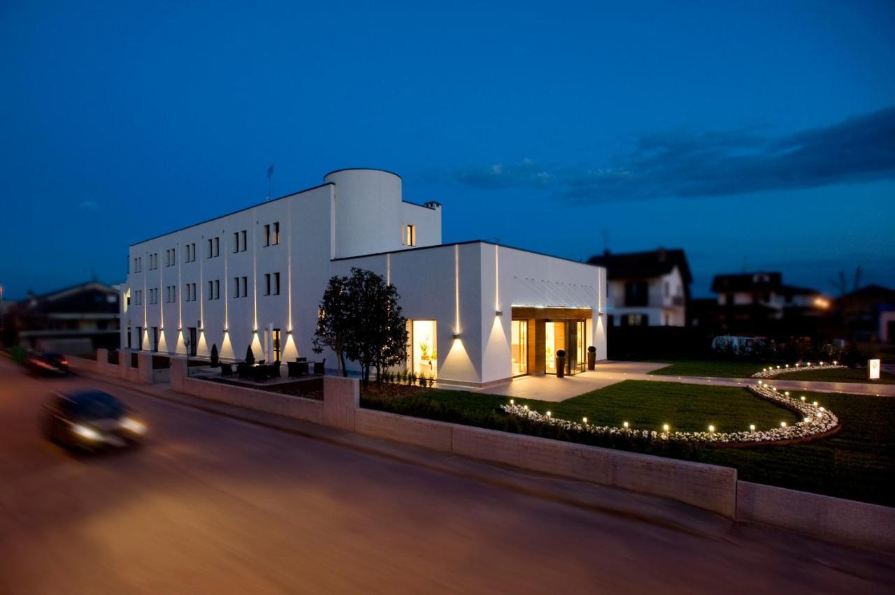צ'רסקו Hotel Napoleon מראה חיצוני תמונה